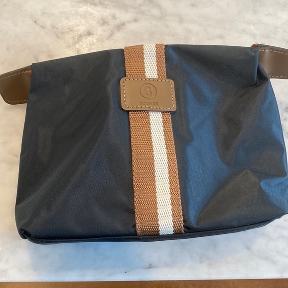Lufthansa First Class Elegant Amenity Bag - BOGNER Design - Picture 1 of 6